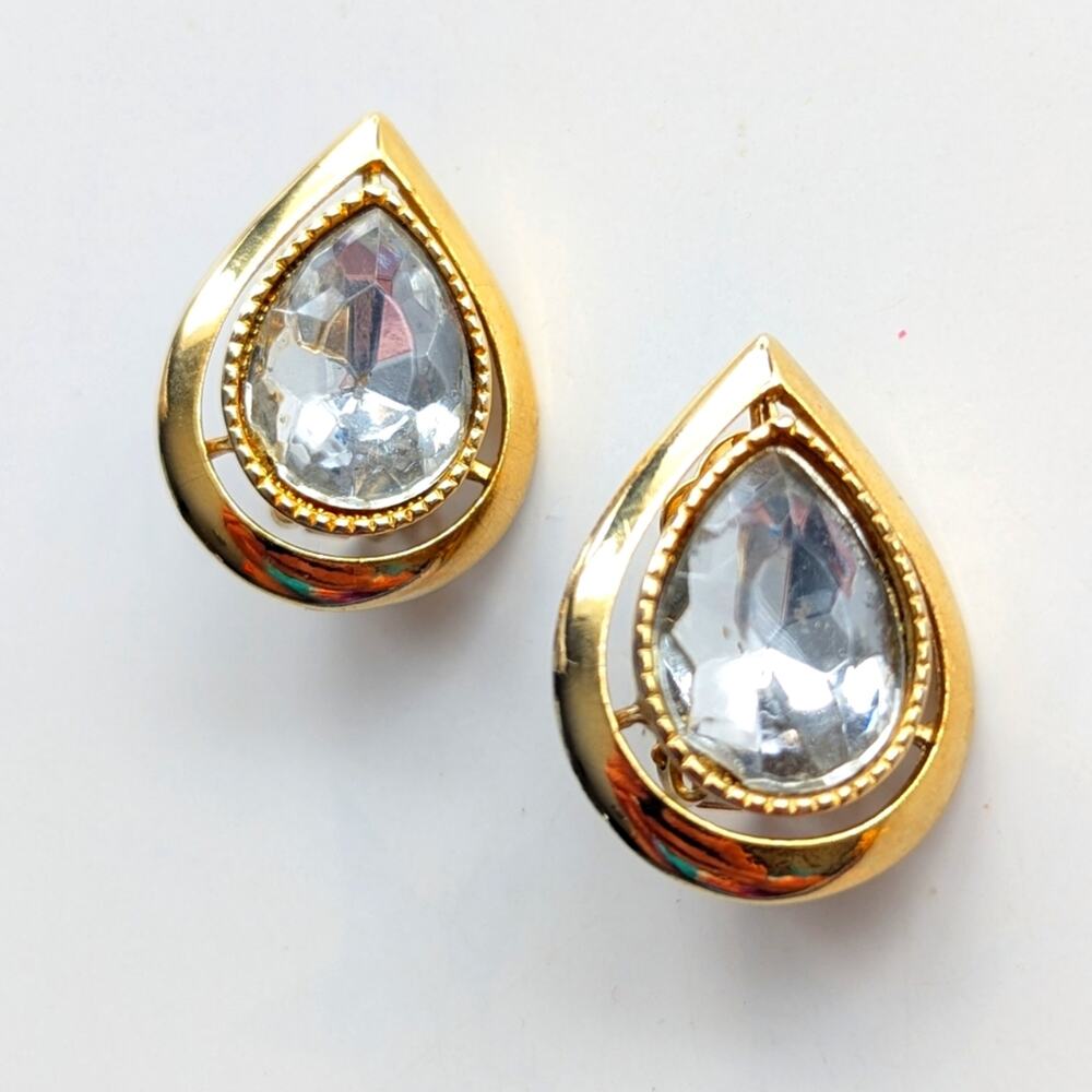 Vintage Retro Glam Gold Tone Large Glass Foiled Rhinestone Clip On Earrings